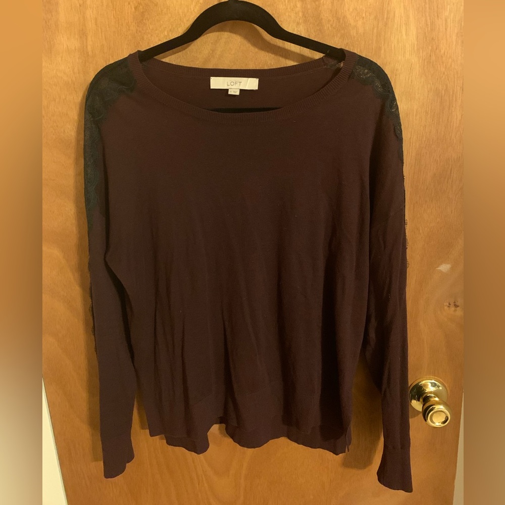 Women’s Medium sweater with lace trim sleeves, side slits, dressy, fancy, plum